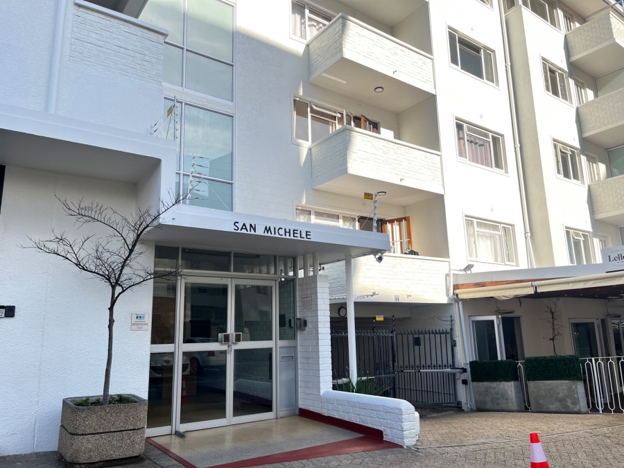 2 Bedroom Property for Sale in Sea Point Western Cape